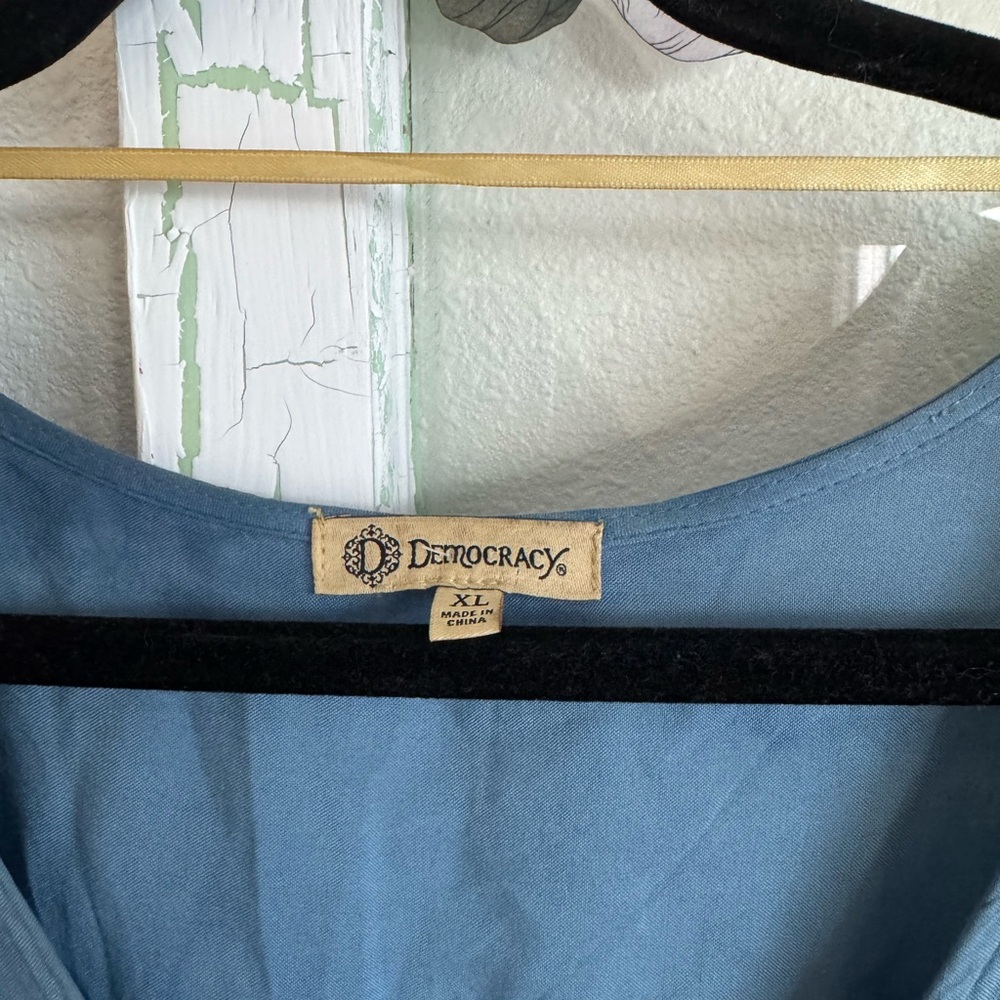 Democracy Dusty Blue Scoop Neck Top Size XL - Picture 2 of 4
